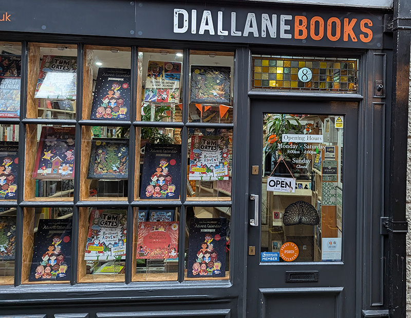 Dial Lane Books. Independent Book Shop in Ipswich, Suffolk. Stocks 'Earth Shot'. Children's science fiction book by Stephen Henning